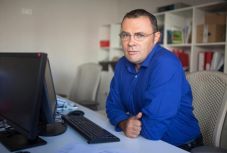 Román újságírók is támadják az RMDSZ „centenáriumi” tervezetét