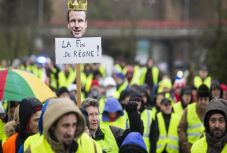 Nem igazán hatott Macron meghátrálása