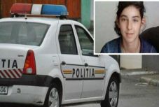 Keresi rendőrség a nagymamáját megkéselő lányunokát