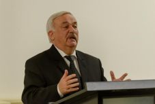 FRISSÍTVE - Újraválasztották tisztségébe Kató Béla erdélyi református püspököt