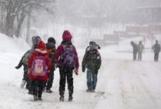 Több erdélyi és bánsági iskolában is szünetel az oktatás a havazás miatt