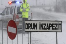 Gyalogosátjárón ütött el a busz két iskolába tartó kislányt