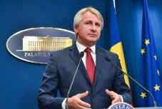 Bevezeti a „kapzsisági adót” és szabályozza a földgáz árát a kormány