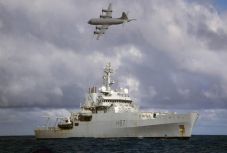 Brit hadihajó érkezett az orosz agresszió helyszínére