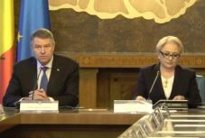 FRISSÍTVE - Klaus Johannis vezette egy darabig a csütörtöki kormányülést