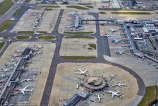 Újraindult a fogalom a „dróntámadás” áldozatául esett Gatwick repülőtéren 