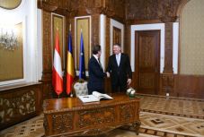 Jelképesen átvette az EU tanácsának soros elnökségét Klaus Johannis