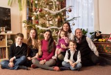 Az öröm különleges matematikája – angyalváró beszélgetés az ötgyermekes Koszta családdal