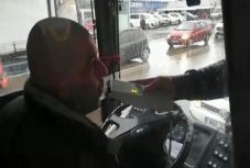 Az utasoknak hamar feltűnt, hogy részeg a buszsofőr