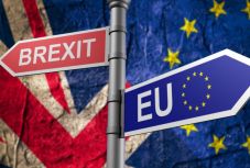 Brexit: ha az EU segít, a brit parlament elfogadhatja a megállapodást