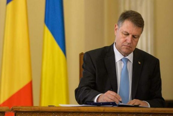 Johannis aláírta a miniszteri tisztségek megüresedését megállapító dekrétumot