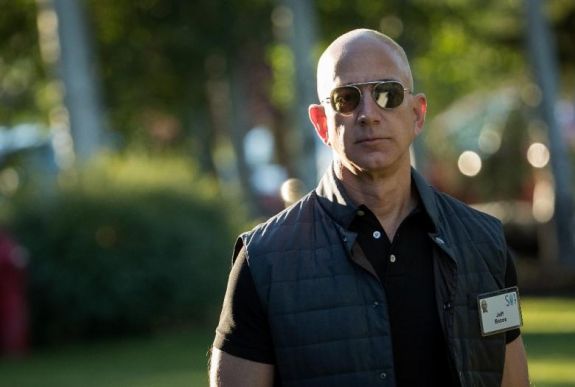 Ki minden idők leggazdagabb embere? Mert nem Jeff Bezos