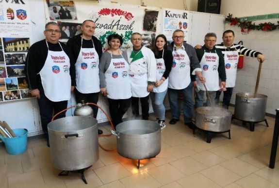 Magyar szakácsok főztek a szegényeknek Rómában