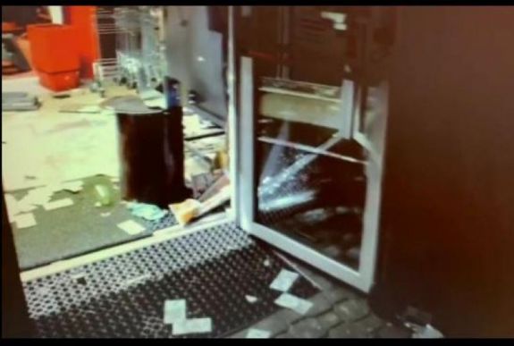 Felrobbantottak a rablók egy bankautomatát Aradon