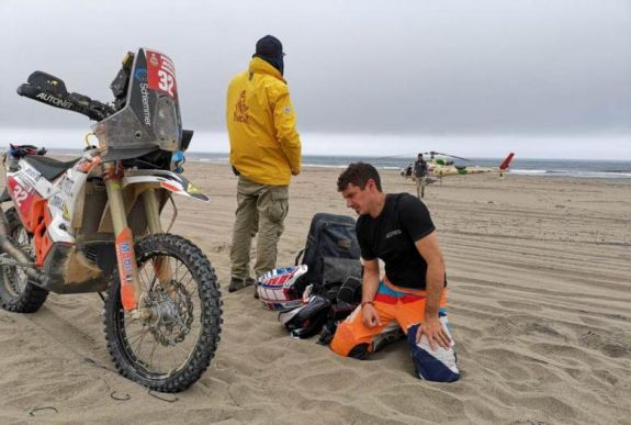 Balesetet szenvedett és feladta a Dakar-ralit Gyenes Emánuel