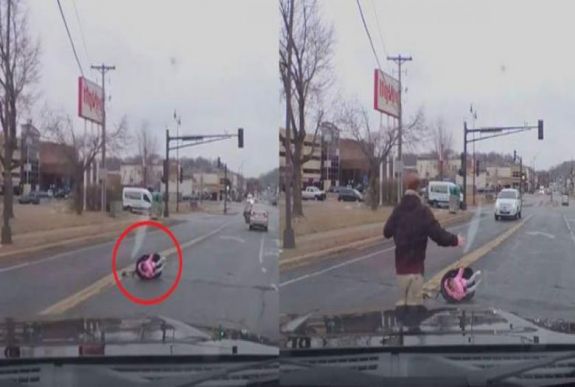 Gyerekülésestől esett ki a mozgó autóból a kislány