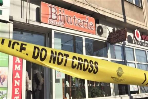 Fényes nappal rabolták ki az ékszerboltot