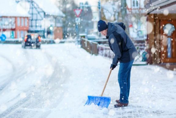 Ezektől az anyagoktól nem fog csúszni a járda