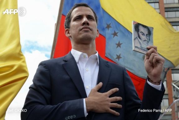 Venezuela: az ellenzék vezetője elnökké nyilvánította magát