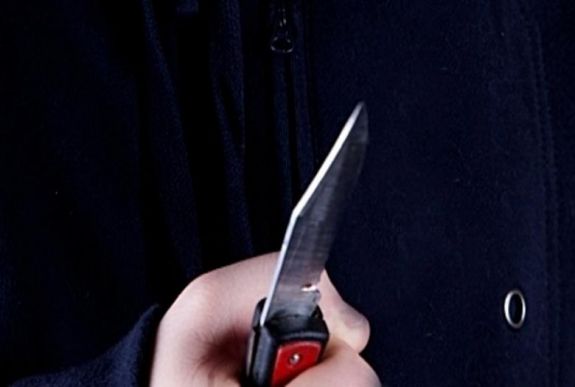Kiskorú testvérével késeltette meg vetélytársát egy küküllővári férfi