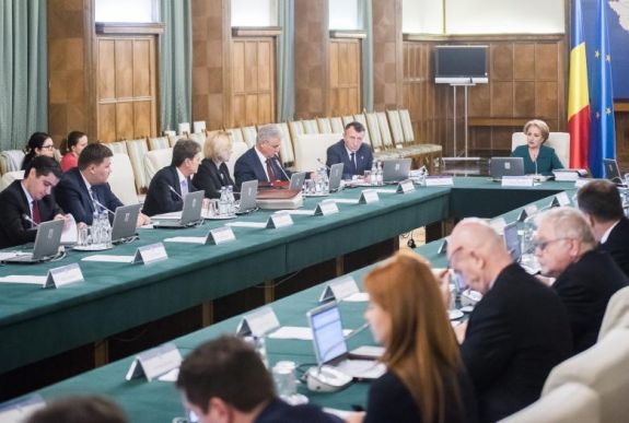 Feloldották a külügyminisztérium 1990 előtti iratainak titkosságát