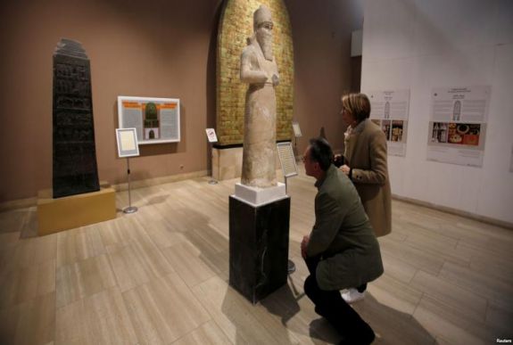 Megnyitották az első kiállítást az Iszlám Állam által lerombolt moszuli múzeumban