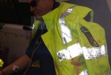 Majdnem agyonverték – szolgálati fegyvere mentette meg a rendőrt