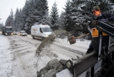 Rengeteg csúszásgátló fogyott hétfőre virradóra