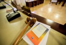 Johannis alkotmányossági kifogást emelt a referendumtörvény módosításai ellen