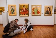 Új festmények és egy 19. századi kristálycsillár a Maros Megyei Múzeumban