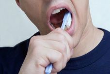 Komoly hatással van a szexuális életre a fogmosás hiánya