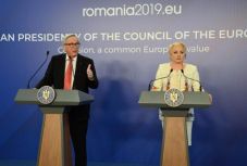 FRISSÍTVE - Juncker: Romániának helye van a schengeni övezeten belül