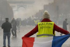 Jelentős és radikális mozgósításra számítanak szombaton a francia hatóságok