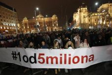 Hatodik hete tüntetnek a szerb elnök ellen Belgrádban