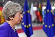 Brexit: May szerint katasztrofális kárt okozna, ha a politika nem teljesítené a választók döntését
