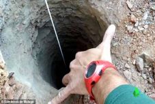 Több mint 100 méter mély kútba esett gyerek után kutatnak Spanyolországban