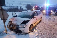 Súlyosan megsérült egy nő egy Hargita megyei balesetben