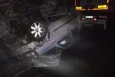 Súlyos autóbaleset miatt áll a forgalom az Olt völgyében