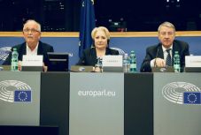 Rá akar gyúrni Viorica Dăncilă a schengeni csatlakozásra