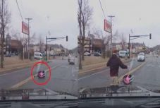 Gyerekülésestől esett ki a mozgó autóból a kislány