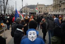 A munka törvénykönyvének módosítása ellen demonstráltak Budapesten
