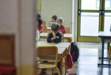 Felszólítást küldött a minisztérium: ki kell szűrni az influenzás iskolásokat