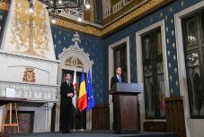 Johannis szerint a kormány veszélybe sodorja az ország jövőjét 