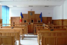 Perújítási kormányrendelet: a perek újratárgyalása nem jelent felmentést