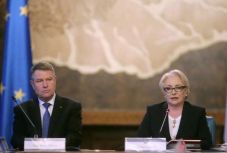 Dăncilă ismét kérte Johannist, hogy írja alá a két miniszter kinevezését