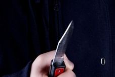 Kiskorú testvérével késeltette meg vetélytársát egy küküllővári férfi