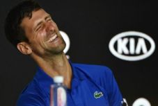 „Nem is rossz” - röhögésbe fulladt Novak Djokovics sajtótájékoztatója