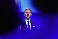 Indul az amerikai elnökválasztáson a Starbucks volt elnök-vezérigazgatója