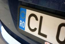 Tíz évig román rendszámmal furikázott - lefoglalták a kocsiját