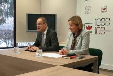 Kétnapos erdélyi körúton tájékozódik Navracsics Tibor uniós biztos